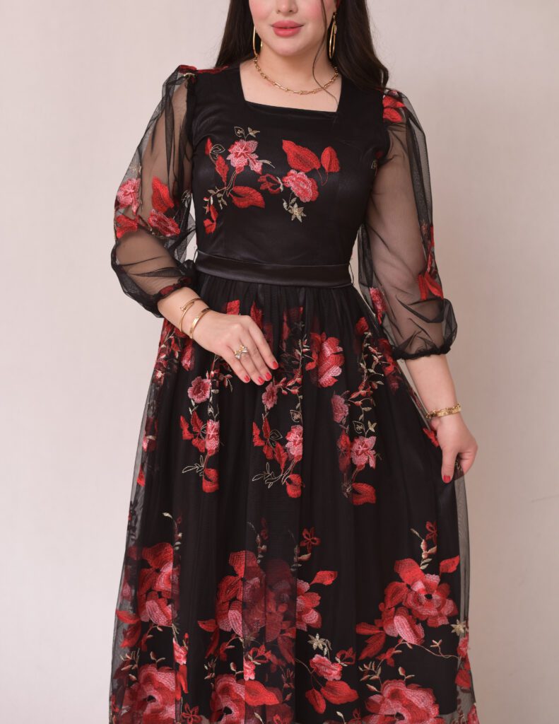 پیراهن گل رز🌹